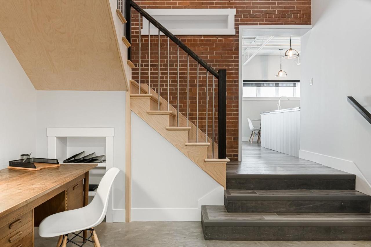 Station 1 By Terra Hospitality Aparthotel Moncton Buitenkant foto