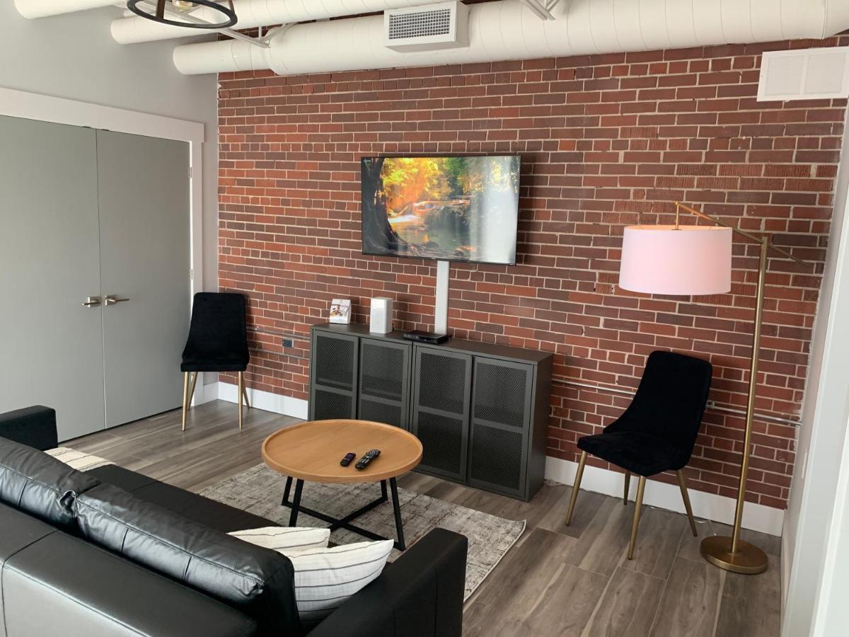 Station 1 By Terra Hospitality Aparthotel Moncton Buitenkant foto