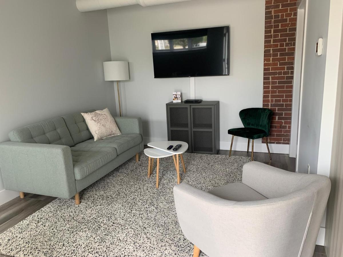 Station 1 By Terra Hospitality Aparthotel Moncton Buitenkant foto
