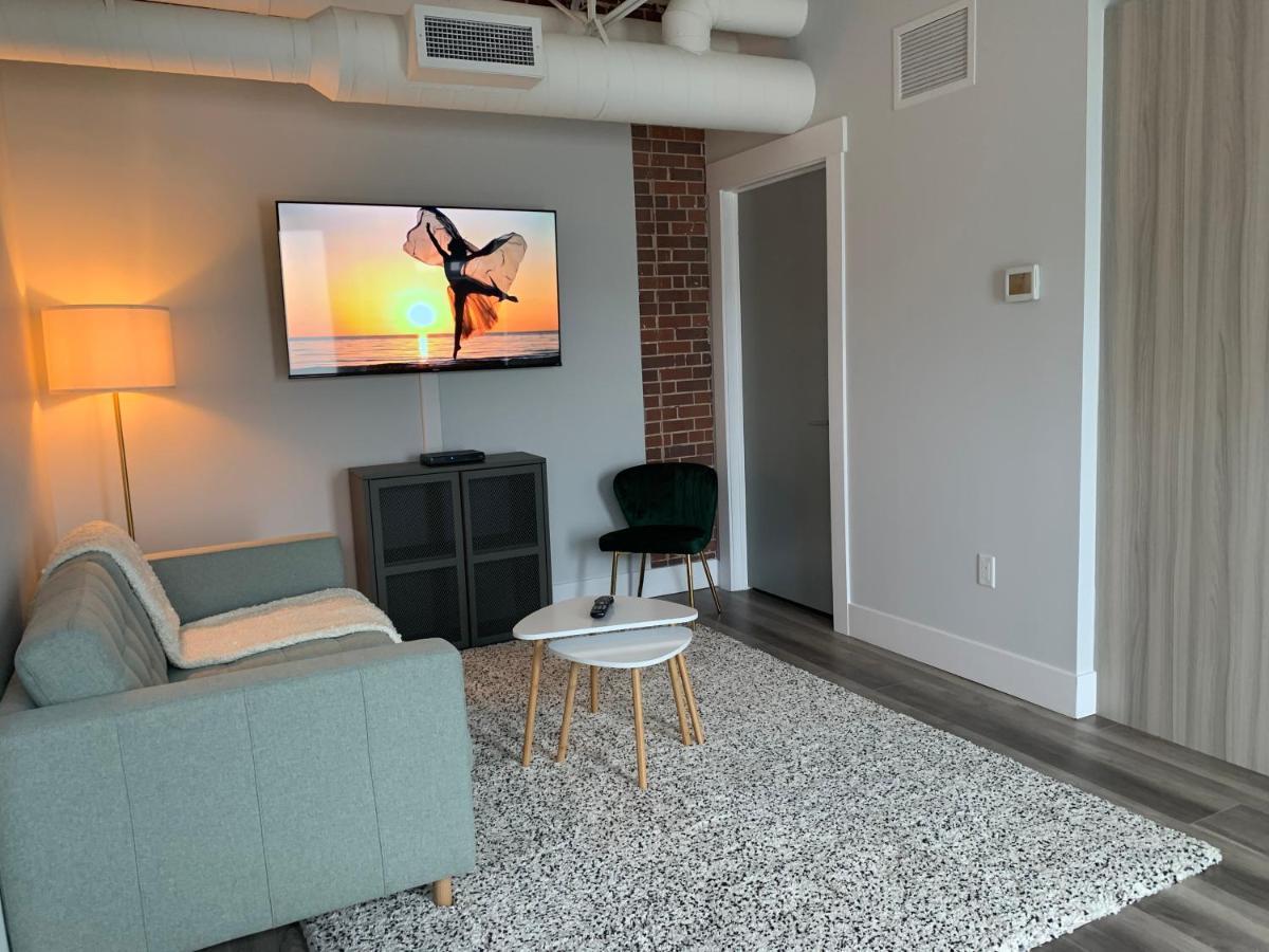 Station 1 By Terra Hospitality Aparthotel Moncton Buitenkant foto