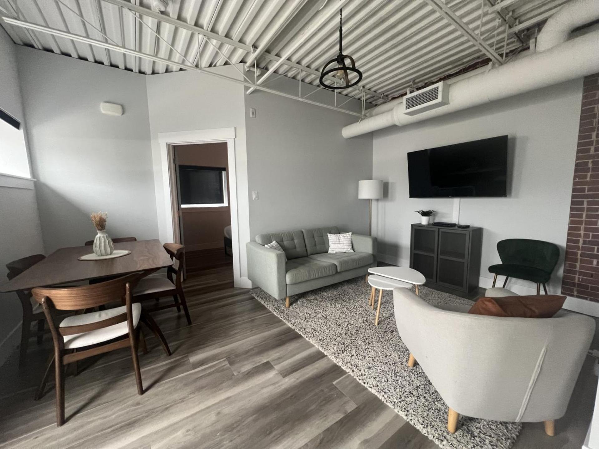 Station 1 By Terra Hospitality Aparthotel Moncton Buitenkant foto
