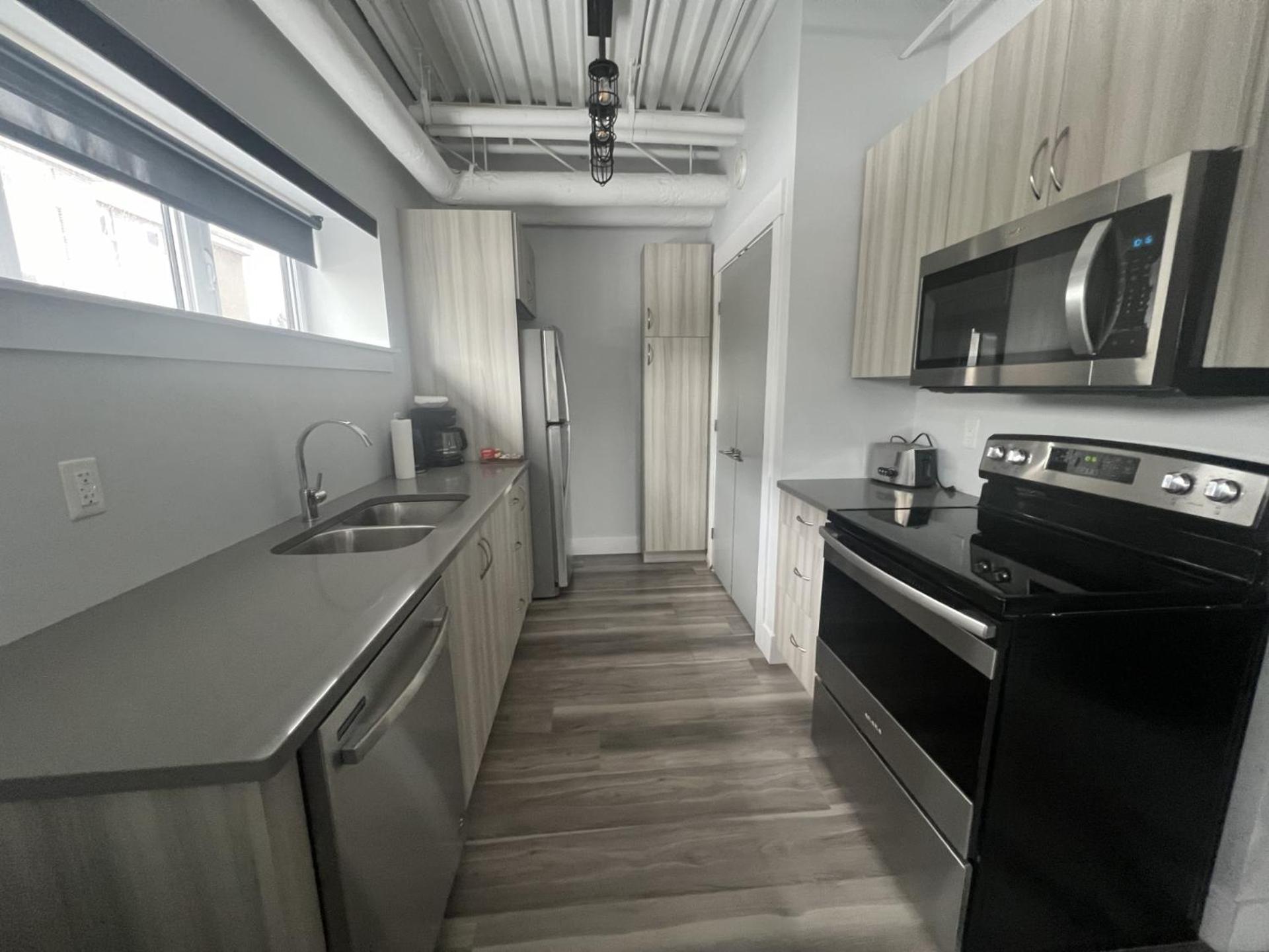 Station 1 By Terra Hospitality Aparthotel Moncton Buitenkant foto