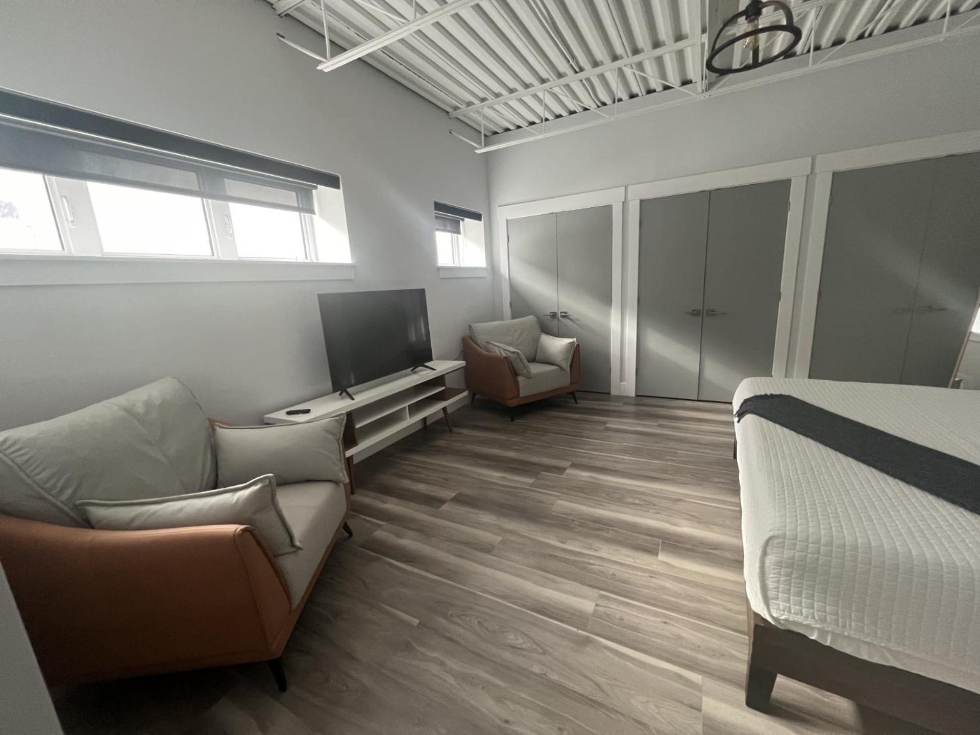 Station 1 By Terra Hospitality Aparthotel Moncton Buitenkant foto