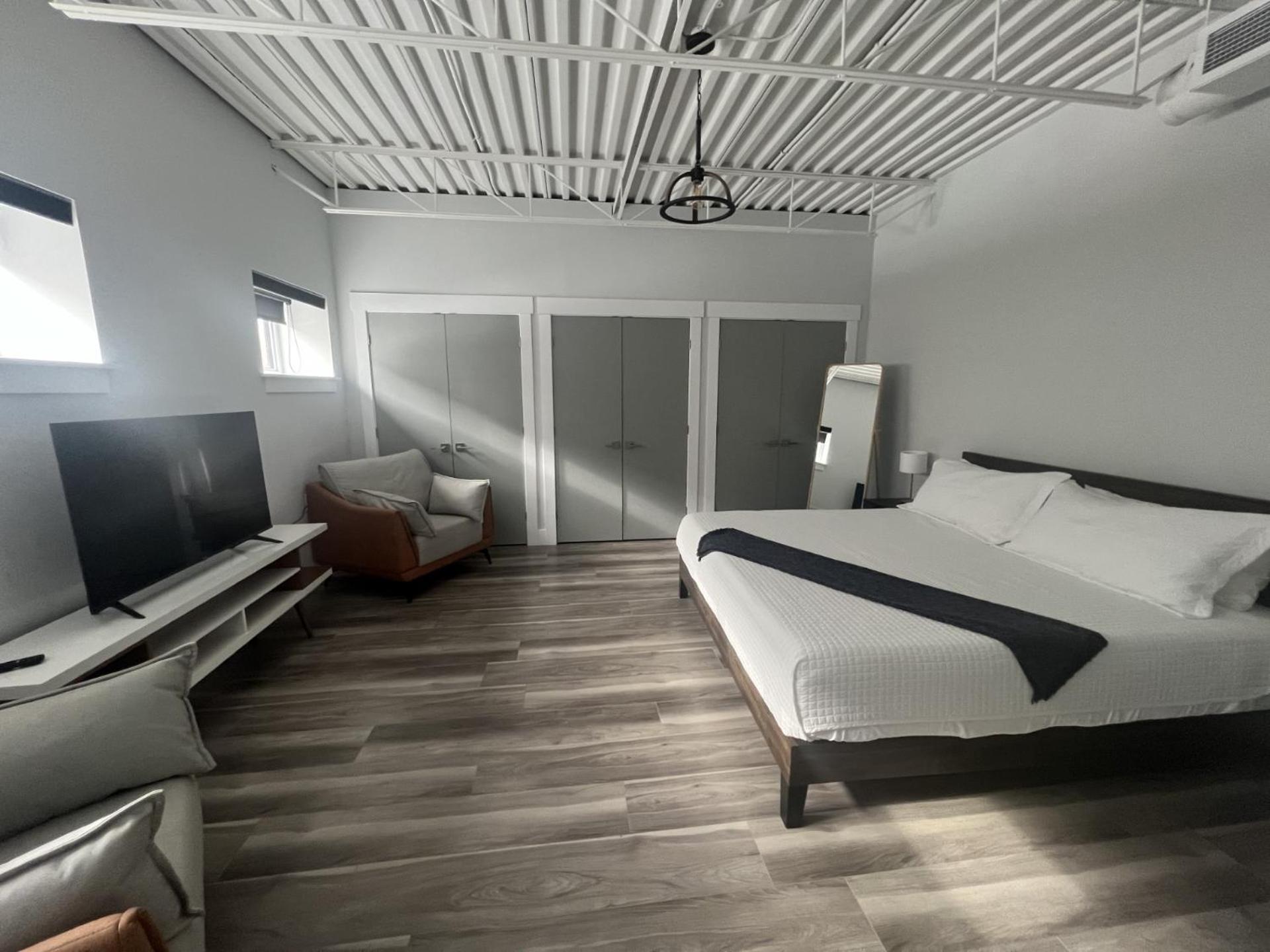 Station 1 By Terra Hospitality Aparthotel Moncton Buitenkant foto