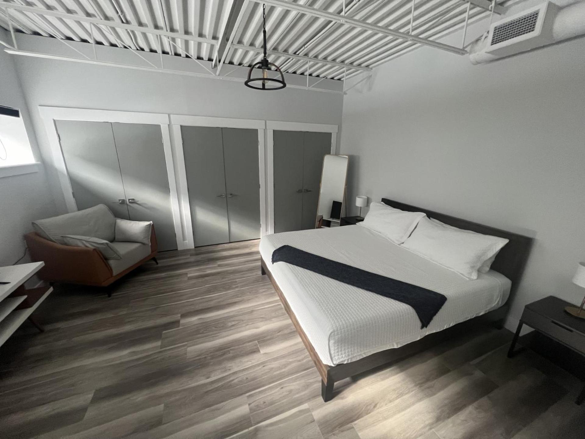 Station 1 By Terra Hospitality Aparthotel Moncton Buitenkant foto